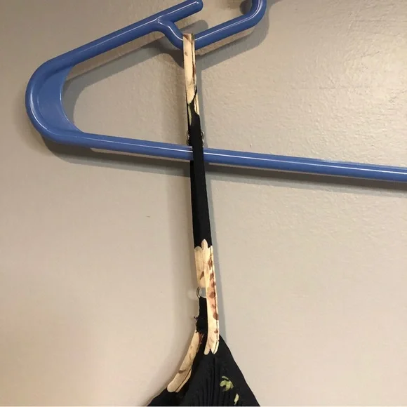 Abercrombie & Fitch Bohemian Floral Babydoll Accordion Pleated Flowy Tank Top - Picture 13 of 16